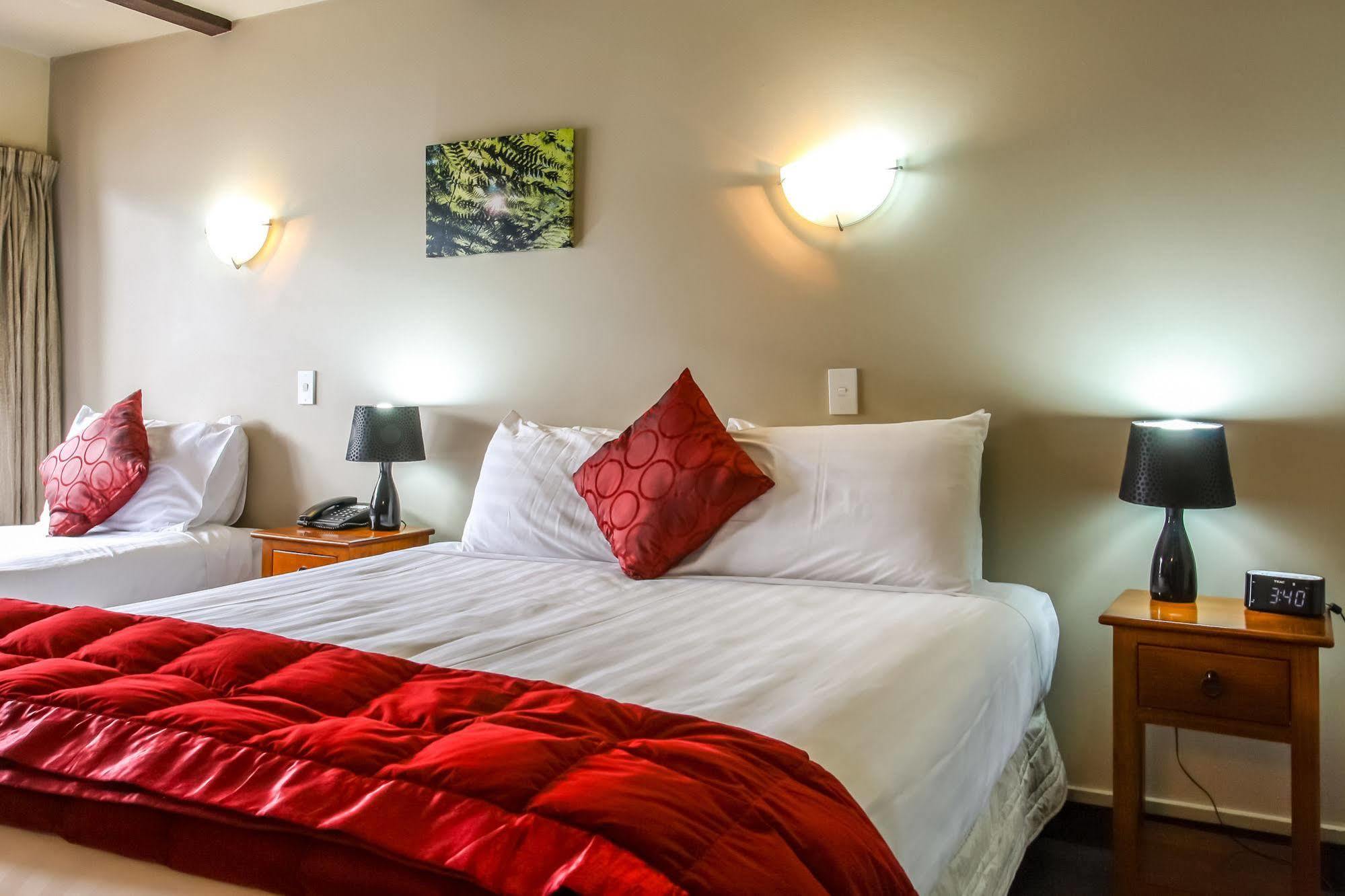 Camelot Motor Lodge Крайстчёрч Экстерьер фото